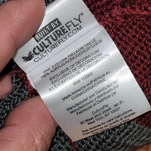 Harry Potter Gryffindor Graphic T-shirt Sz XL & CultureFly Beanie Bundle - Picture 10 of 11